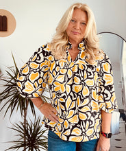 Load image into Gallery viewer, Daisy Top Pattern (sizes 10-28)