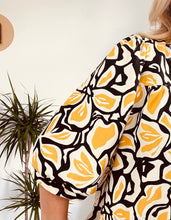 Load image into Gallery viewer, Daisy Top Pattern (sizes 10-28)