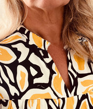Load image into Gallery viewer, Daisy Top Pattern (sizes 10-28)