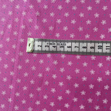 Load image into Gallery viewer, Pink daisies cotton fabric - 1/2 mtr