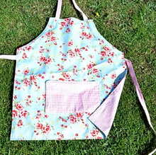 Load image into Gallery viewer, Reversible Apron sewing pattern
