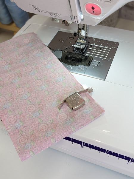 How to use a magnetic seam guide