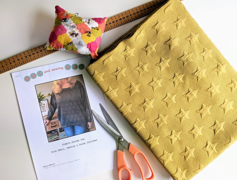 Tips & tricks for cutting fabric along the grainline