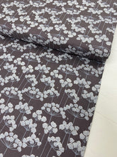 Load image into Gallery viewer, Grey Country Life Cow Parsley &amp; Bees cotton fabric - 1/2 mtr