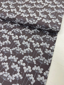 Grey Country Life Cow Parsley & Bees cotton fabric - 1/2 mtr