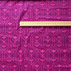 Magenta & pink geometric flowers cotton fabric - 1/2 mtr
