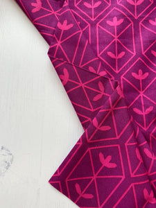 Magenta & pink geometric flowers cotton fabric - 1/2 mtr