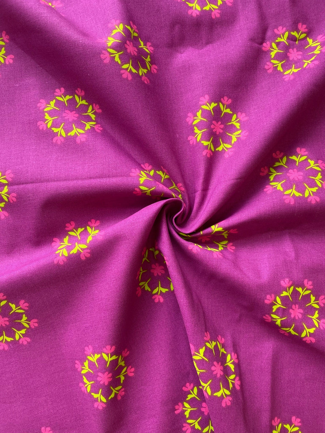Magenta & lime flower circles cotton fabric - 1/2 mtr