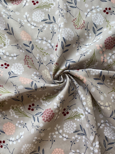 Taupe pretty flower heads cotton fabric - 1/2 mtr