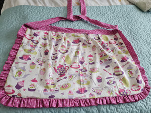 Betty Pinny Sewing Kit