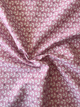 Load image into Gallery viewer, Cute Disty Daisy Pink cotton fabric (wide) - 1/2 mtr