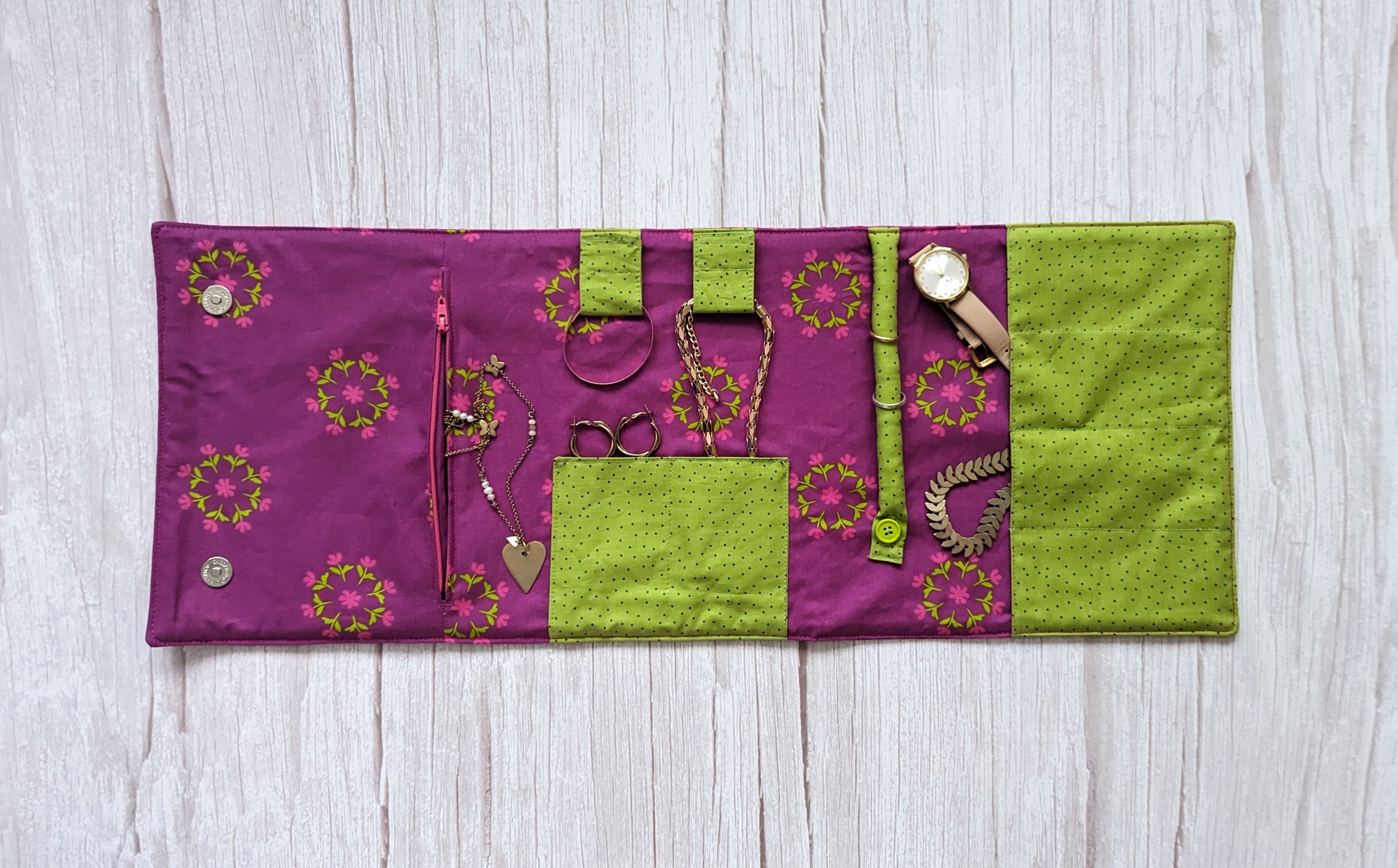 Quilted jewelry roll deals