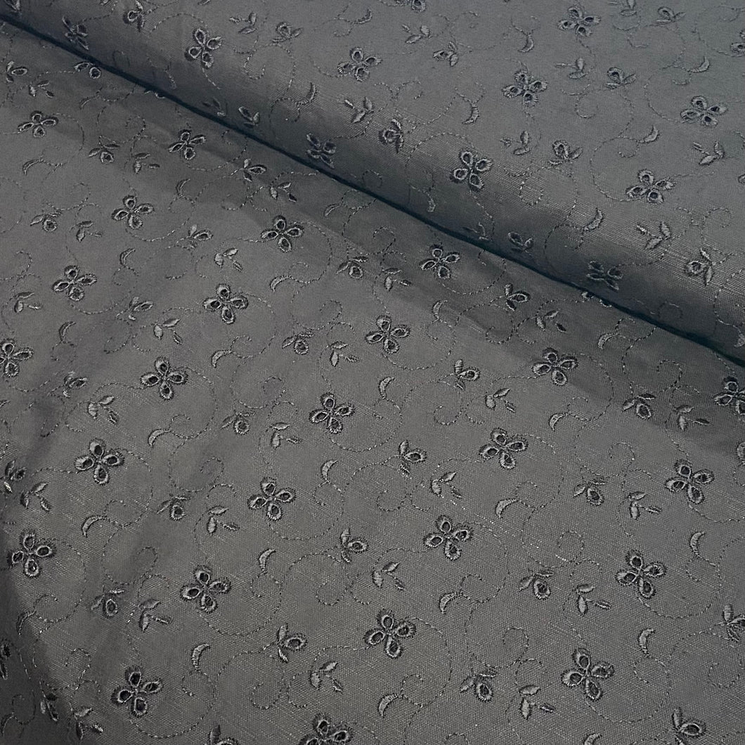 Embroidery Anglaise x 1/2mtr - Black or White