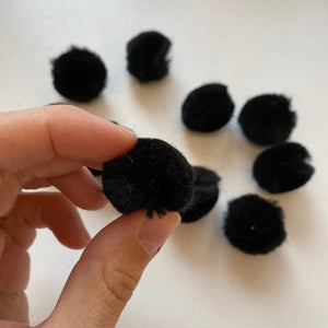 Black pom poms x 10 - 25mm