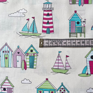 Beach huts pretty pastels cotton fabric (wide) - 1/2 mtr