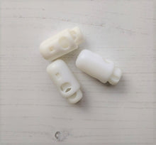 Load image into Gallery viewer, White Cord Lock - oblong - used for Ruby Rucksack