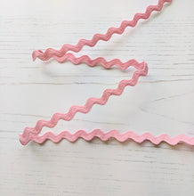 Load image into Gallery viewer, Pink Ric Rac - 9mm