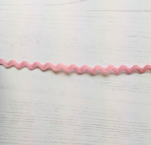 Load image into Gallery viewer, Pink Ric Rac - 9mm