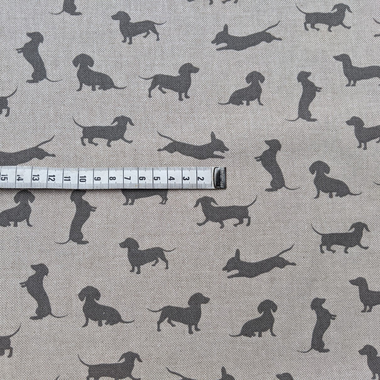 peregrination dramatiker krak Sausage dog print on linen/hessian fabric - 1/2mtr – owl and sewing cat