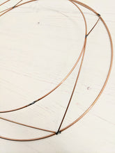 Load image into Gallery viewer, Copper wire wreath frame - 30cms
