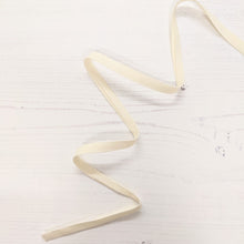 Load image into Gallery viewer, Bias Binding 12mm - cream