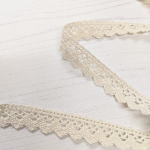 Cream Scallop Lace Trim
