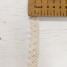 Load image into Gallery viewer, Cream Scallop Lace Trim