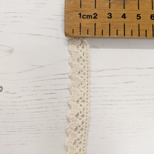 Cream Scallop Lace Trim