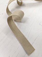 Load image into Gallery viewer, Strapping sturdy stone - 25mm
