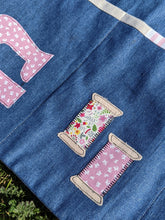 Load image into Gallery viewer, Applique apron pattern