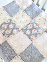 Load image into Gallery viewer, Simple Rag Quilt pattern