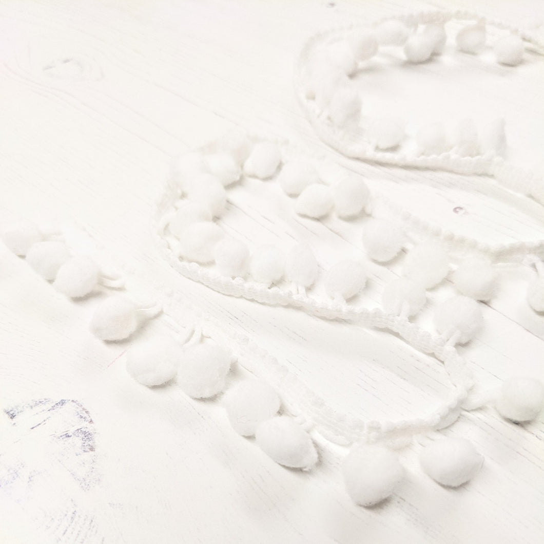 Pom Pom Trim - White