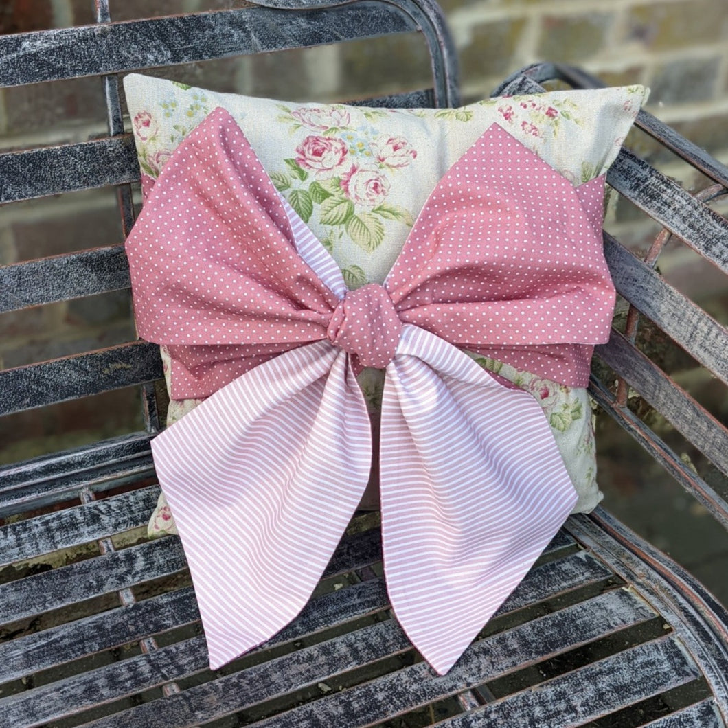 Bow Cushion Pattern