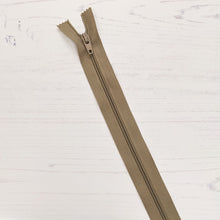 Load image into Gallery viewer, Zips - 20&quot;