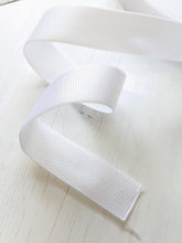 Load image into Gallery viewer, Strapping White Nylon - 38mm - used for Oil Cloth Tote Bag