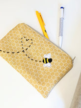 Load image into Gallery viewer, Beehive A4 Folder Cover &amp; Zip Pouch Set Pattern