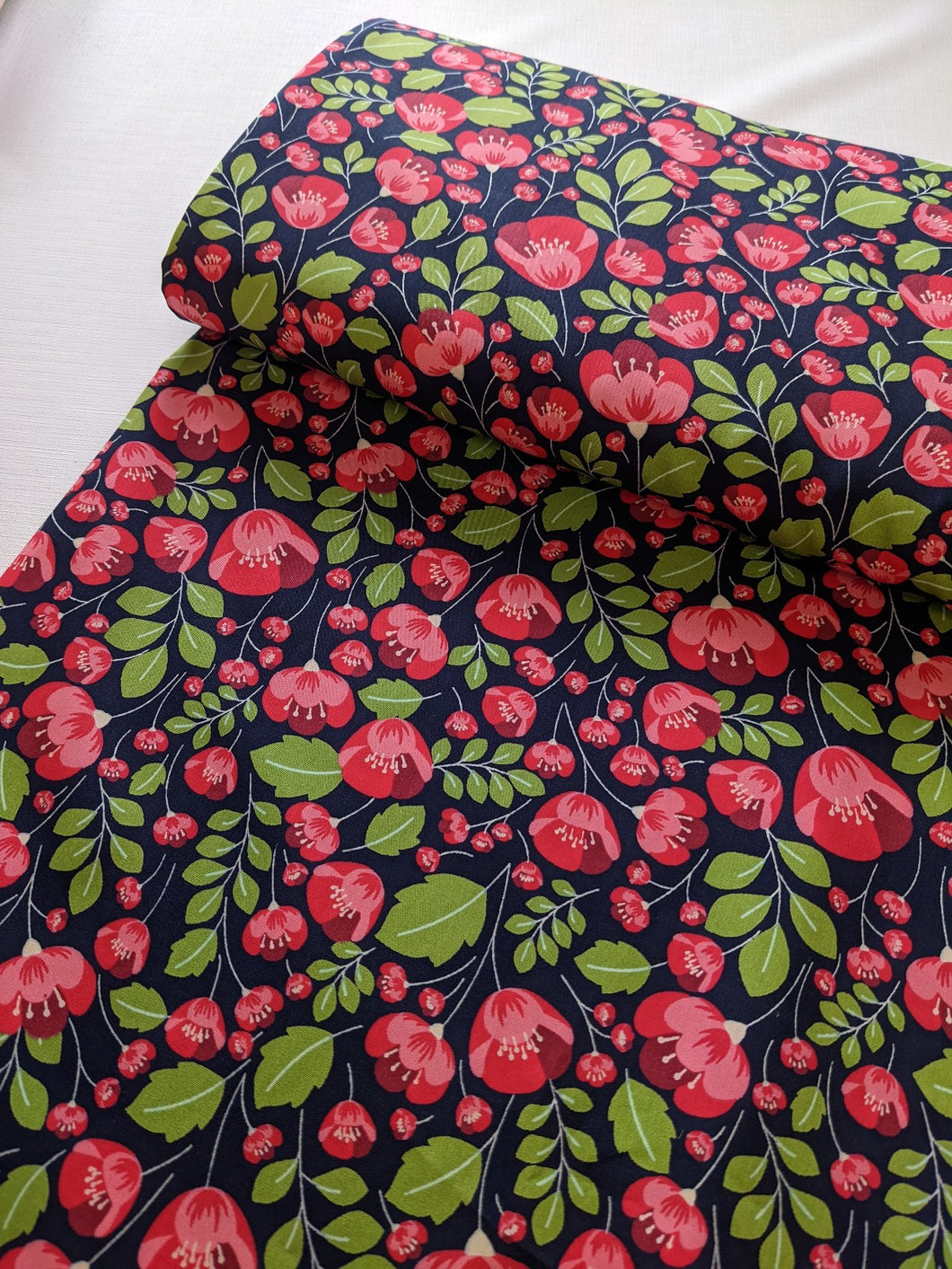 Red poppies fabric 100% cotton fabric - 1/2 mtr