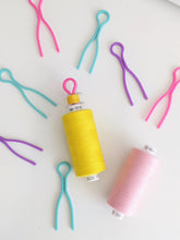 Load image into Gallery viewer, Bobbin &amp; thread organisers - set of 6