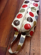 Load image into Gallery viewer, Oil cloth Wash Bag Pattern