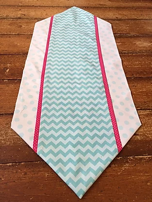 Simple Table Runner Pattern