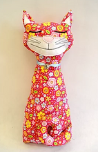 Load image into Gallery viewer, Cat Doorstop Pattern