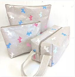 Set of 3 Oil Cloth Wash Bags Sewing Pattern