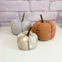 Load image into Gallery viewer, FREE Pumpkins Pattern and Instructions