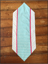 Load image into Gallery viewer, Simple Table Runner Pattern