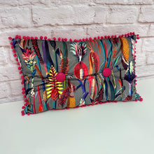 Load image into Gallery viewer, Velvet Pompom Cushion Pattern